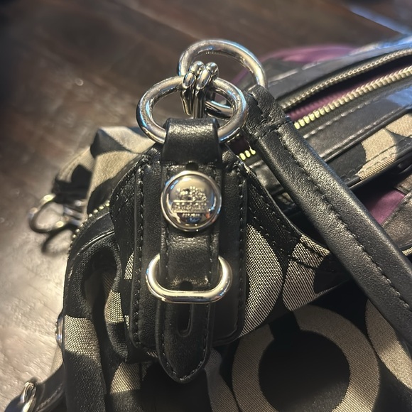 Black coach bag in excellent condition. - Picture 3 of 9